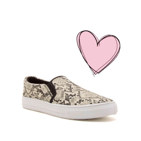 Qupid Shoes - ⚡️⚡️CLEARANCE! Stone Snakeskin Slip On Sneakers